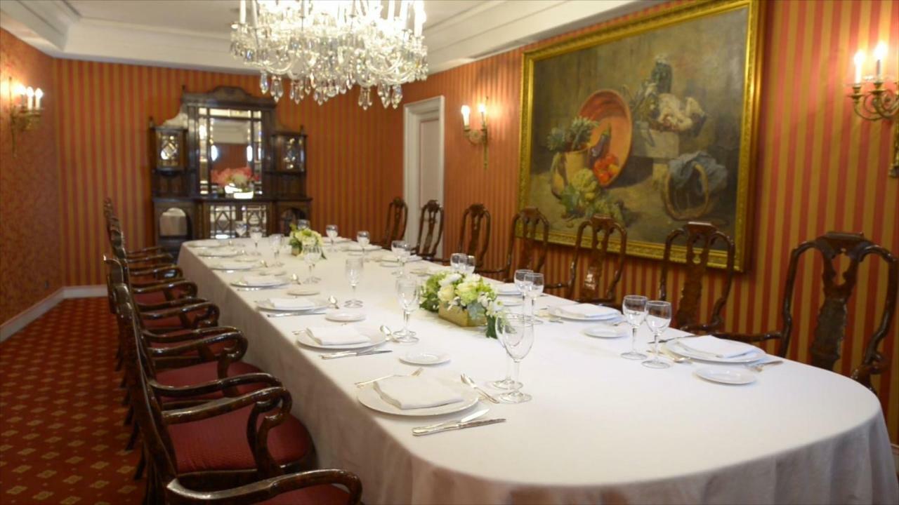 Hotel Miguel Angel Madrid Ngoại thất bức ảnh The dining room of the residence of the Spanish ambassador to the United States